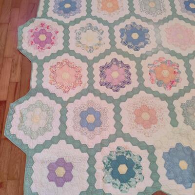 VINTAGE HAND SEWN GRANDMOTHER'S FLOWER GARDEN QUILT