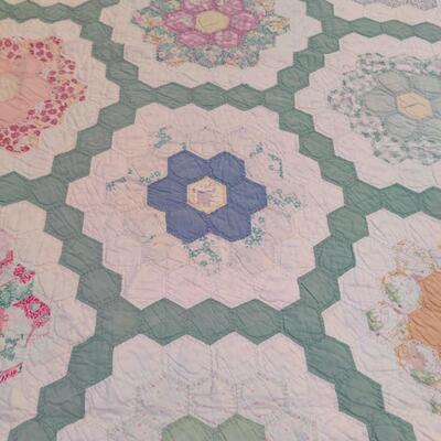 VINTAGE HAND SEWN GRANDMOTHER'S FLOWER GARDEN QUILT
