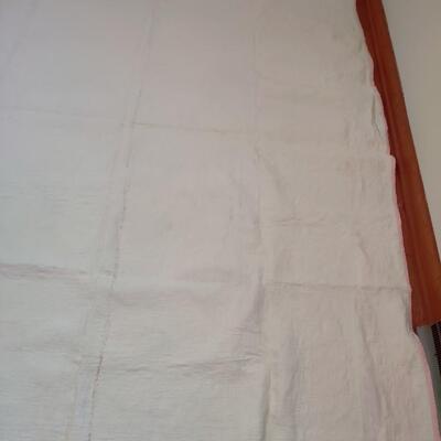 VINTAGE HAND SEWN DRESDEN PLATE PATTERN QUILT