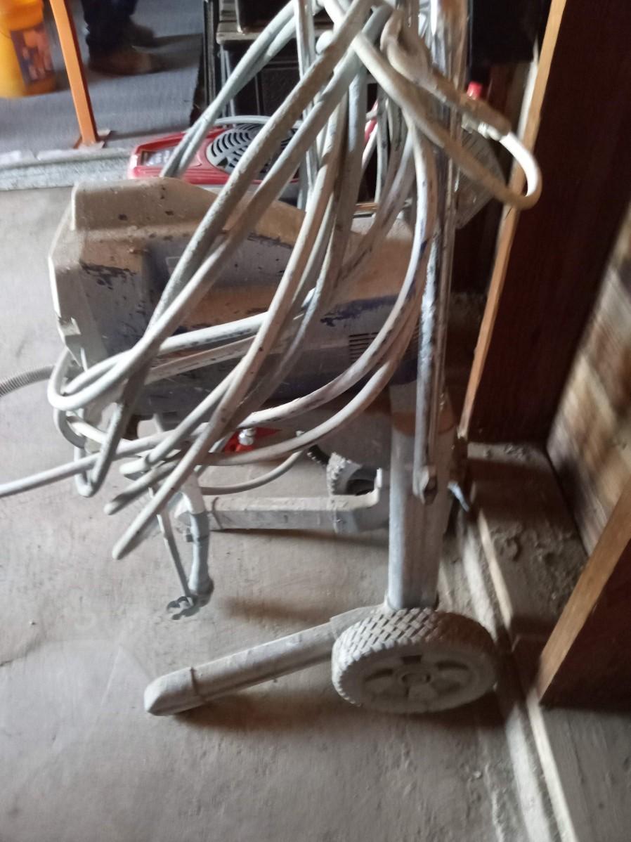 LOT 5 GRACO MAGNUM PRO LTS 17 PAINT SPRAYER (SDS)