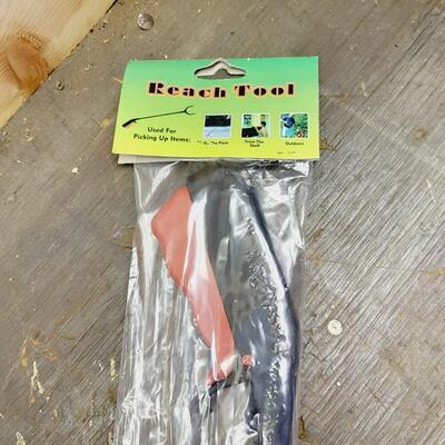 NEW "GRABBER" TOOL IN PKG
