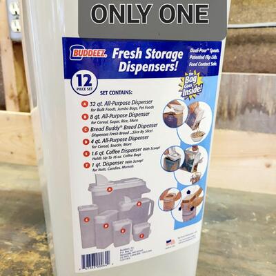 LARGE PLASTIC FOOD STORAGE CONTAINER