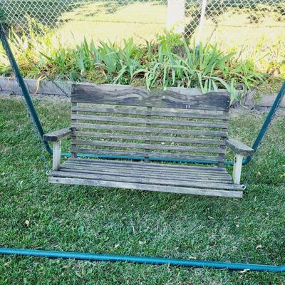 NICE STATIONARY PORCH SWING