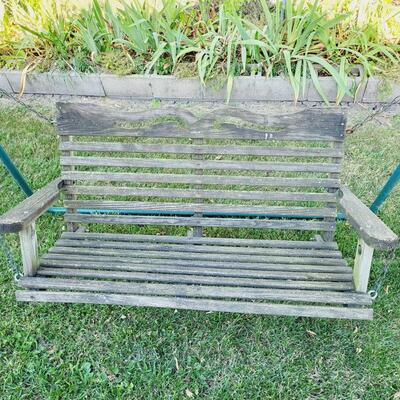 NICE STATIONARY PORCH SWING