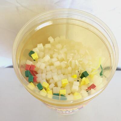 PLASTIC CONTAINER OF ZIP TIES