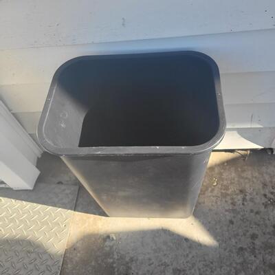 STOREX NICE BLACK PLASTIC TRASH CAN