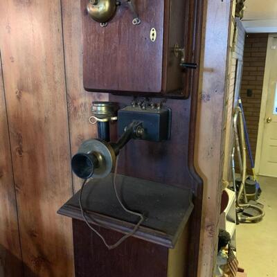 Authentic Leich Electric Co. Antique Double Island Wall Mount Telephone