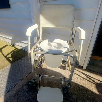NICE SHOWER CHAIR & COMMODE