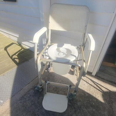 NICE SHOWER CHAIR & COMMODE
