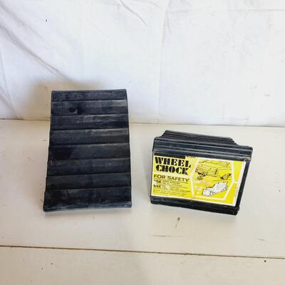 HEAVY DUTY PLASTIC WHEEL CHOCKS