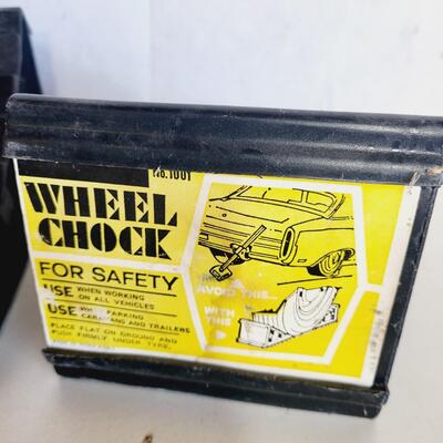 HEAVY DUTY PLASTIC WHEEL CHOCKS