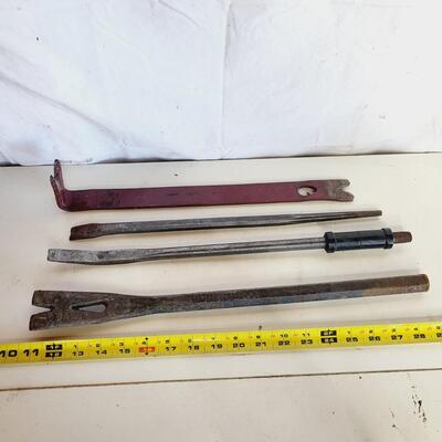 LARGE BUNDLE OF METAL NAIL PULLERS