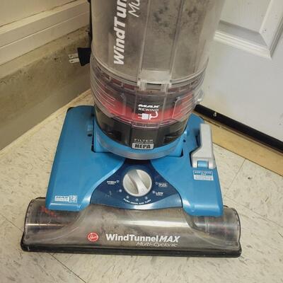 HOOVER WIND TUNNEL VACUUM