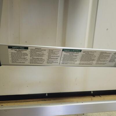 UNBRANDED ALUMINUM STEP STOOL