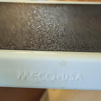 MECO USA METAL FOLDING  STEP STOOL