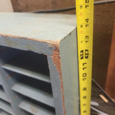 COUTERTOP WOOD STORAGE DISPLAY