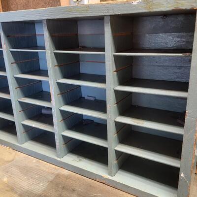 COUTERTOP WOOD STORAGE DISPLAY