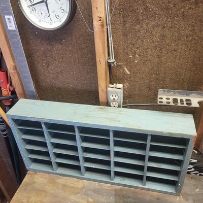 COUTERTOP WOOD STORAGE DISPLAY