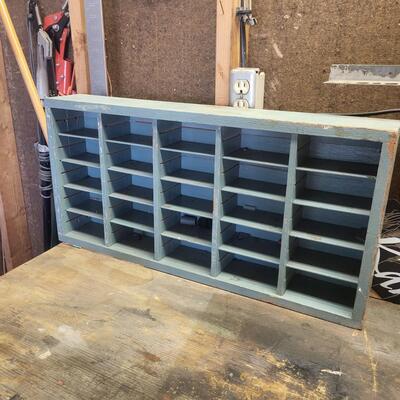 COUTERTOP WOOD STORAGE DISPLAY