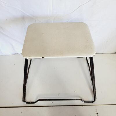 CUTE VINTAGE METAL BASE STOOL
