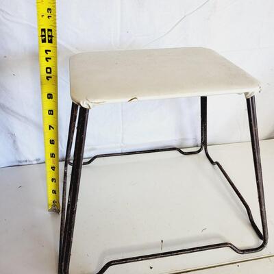 CUTE VINTAGE METAL BASE STOOL