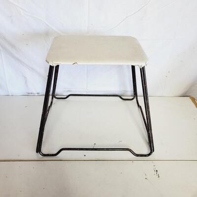 CUTE VINTAGE METAL BASE STOOL