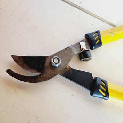 OUTDOOR LONG HANDLED TRIMMERS