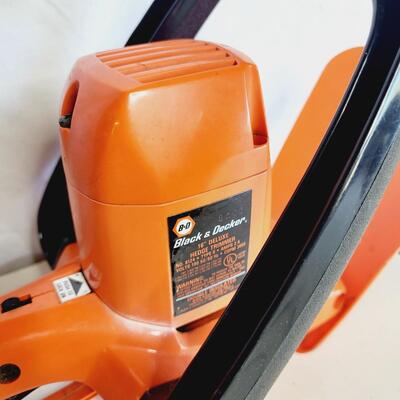 BLACK & DECKER 16 IN ELECTRIC DELUXE HEDGE TRIMMERS W/ CORD ORGANIZER