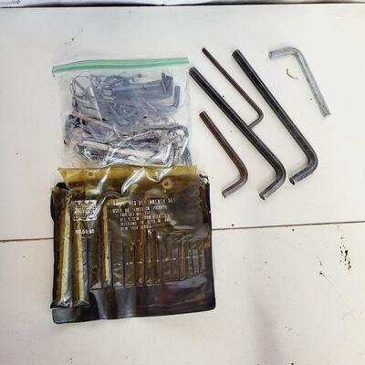 LARGE BUNDLE OF ALLEN WRENCHES