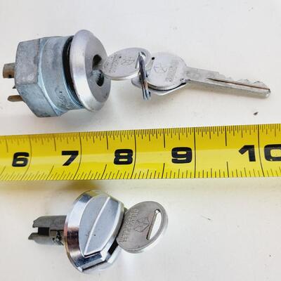 VINTAGE CHRYSLER IGNITION SWITCH BUNDLE W/ keys