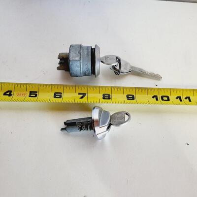 VINTAGE CHRYSLER IGNITION SWITCH BUNDLE W/ keys