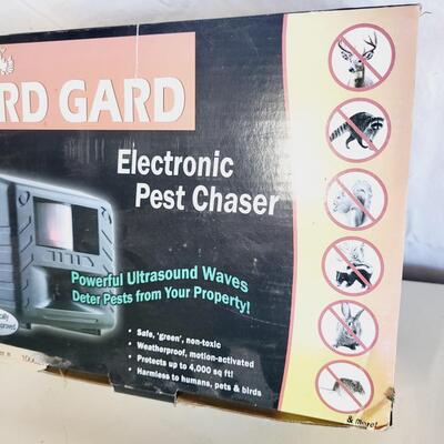 NEW IN BOX ELECTRONIC PEST CONTROLLER