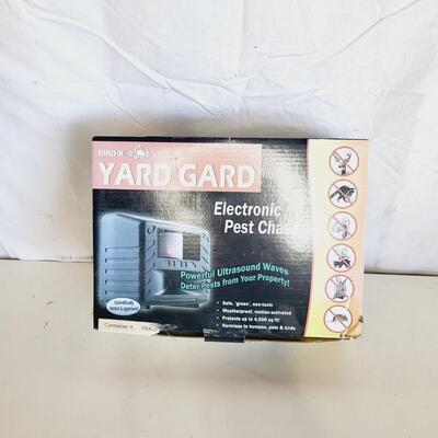 NEW IN BOX ELECTRONIC PEST CONTROLLER