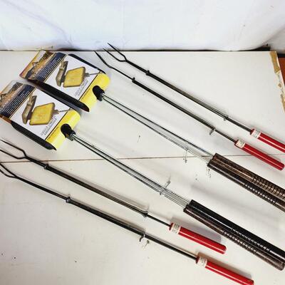 OUTDOOR COOKING CAST IRON SANDWICH MAKERS & PIT STICKS