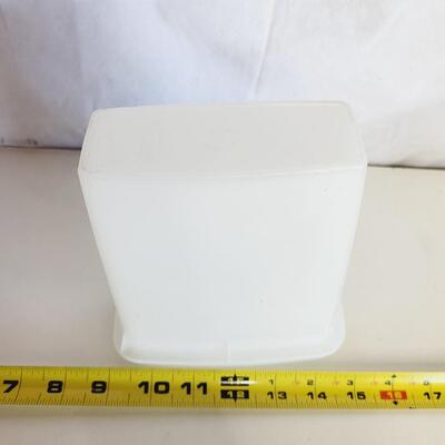 TUPPERWARE STORAGE CONTAINER