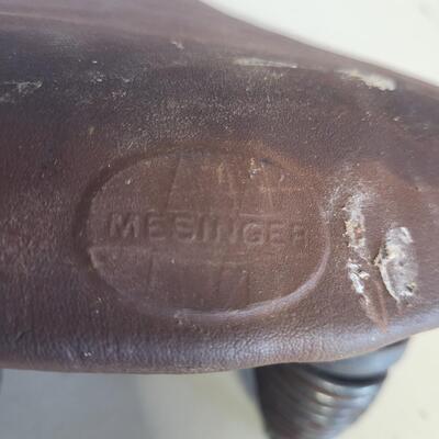 VINTAGE MESSINGER BICYCLE SEAT