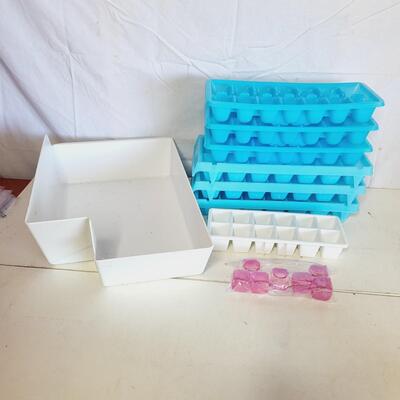 ICE CUBE TRAY BUNDLE W/ EXTRAS