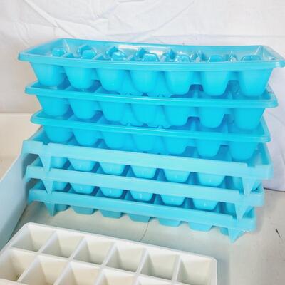 ICE CUBE TRAY BUNDLE W/ EXTRAS