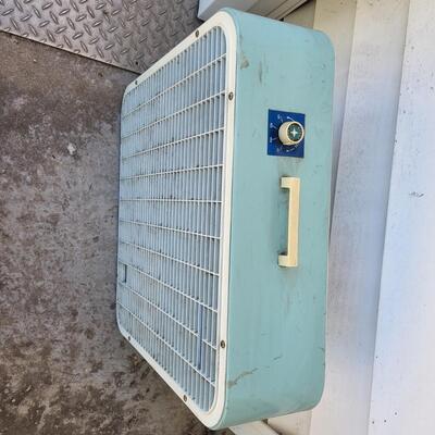 VINTAGE METAL CASE WINDSOR FLOOR FAN - WORKS!