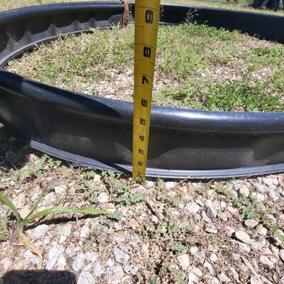 BUNDLE OF PLASTIC EDGING