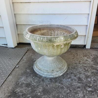 PLASTIC DECORATIVE PLANTER