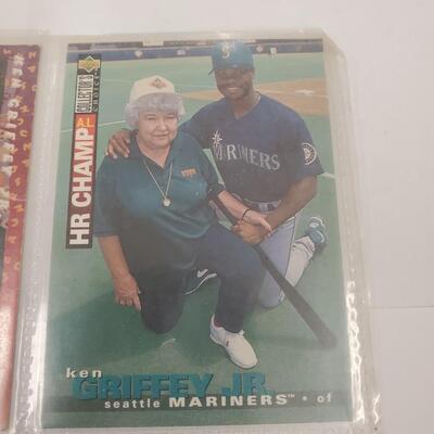 Lot of 9 ken griffey jr cards