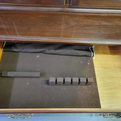 VINTAGE ETHAN ALLEN LIGHTED CURVED GLASS 2PC HUTCH