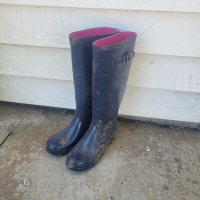 WOMENS SIZE 6 RAIN - OUTDOOR BOOTS