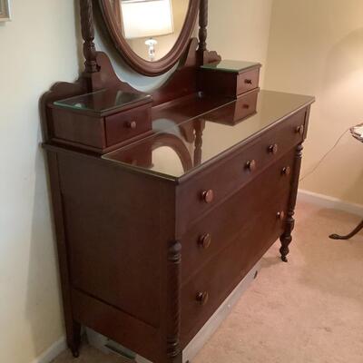 Classic Wooden Chest with 4 drawers and casters