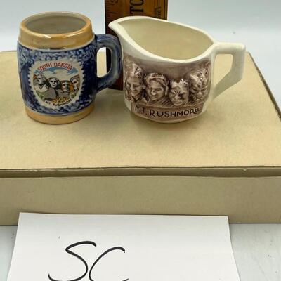 South Dakota small mug and Mt Rushmore creamer