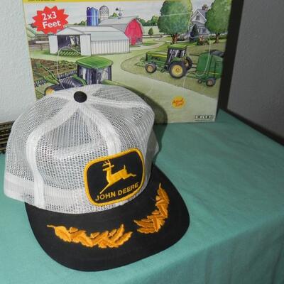 NEW JOHN DEERE FLOOR PUZZLE-JOHN DEERE CAP-TRAINS-PLAY MONEY