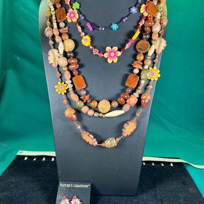 Natural creation jewelry Necklaces and 2 pairs of clip on earrings
