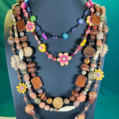 Natural creation jewelry Necklaces and 2 pairs of clip on earrings