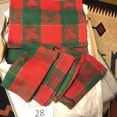 4 Christmas Place mats & napkins